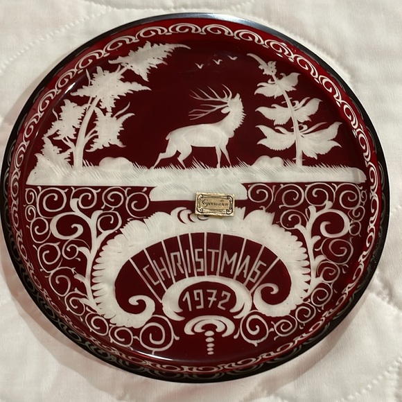 EGERMANN Ruby Red Cut to Clear Crystal Plate Christmas 1972 Stag - Picture 5 of 8